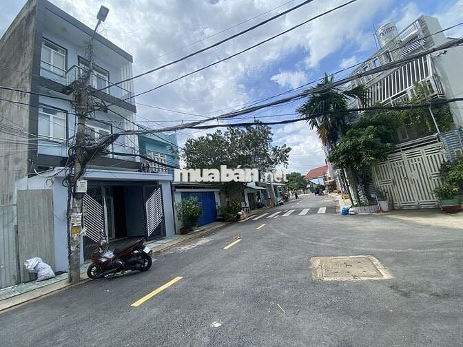 Bán nhà 4 tầng, Mặt tiền đường nhựa 10m, Lê Văn Lương - Giá 6,5 Tỷ