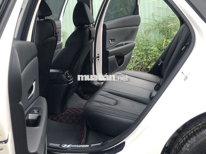 Hyundai Elantra 2025 1.6 AT Đặc biệt - 2000 km