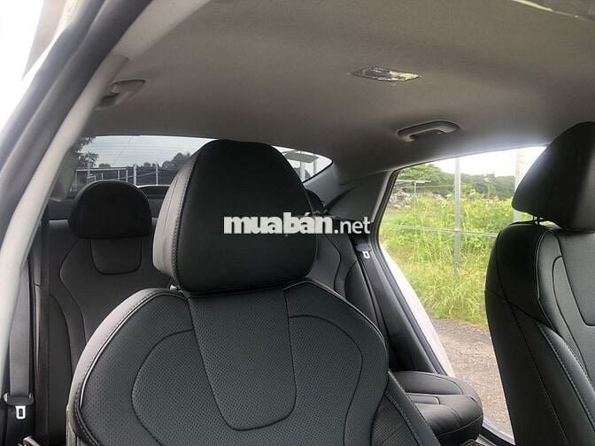 Hyundai Elantra 2025 1.6 AT Đặc biệt - 2000 km