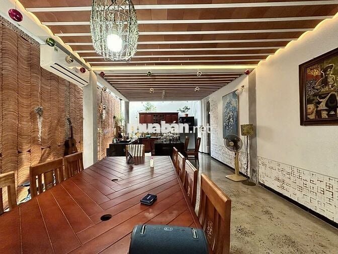 Khuôn đất vàng kinh doanh 695m² ngay chợ Nguyễn Xí - 5 tầng - 80 tỷ.