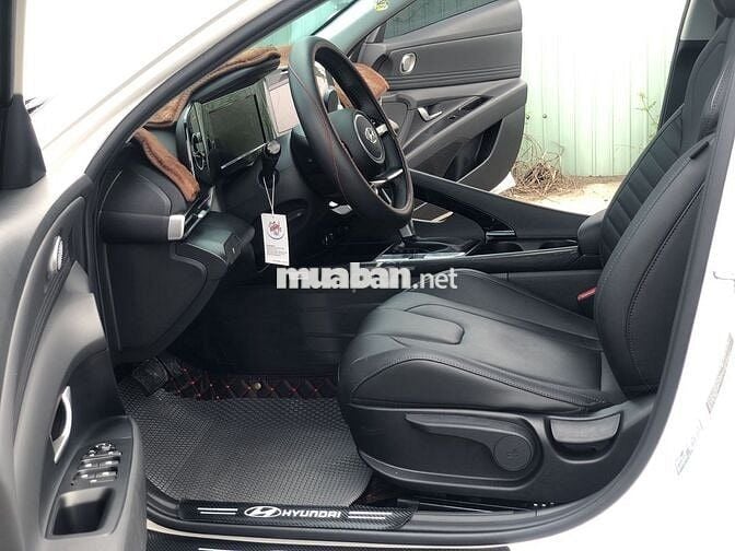 Hyundai Elantra 2025 1.6 AT Đặc biệt - 2000 km