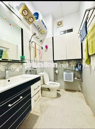 Tôi cần bán nhà Xuân Đỉnh 5tầng mặt ngõ ô tô chánh đỗ kinh doanh.