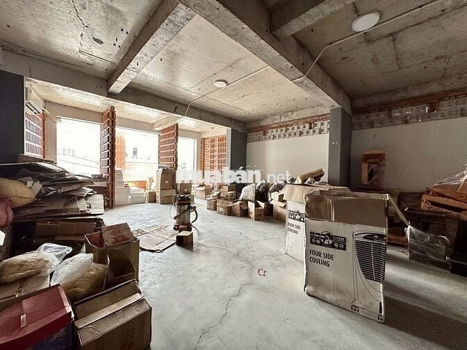 Khuôn đất vàng kinh doanh 695m² ngay chợ Nguyễn Xí - 5 tầng - 80 tỷ.