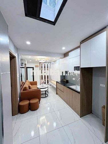 Hiếm! Nhà tập thể tầng 1 KD, 2 ngủ, ô tô đỗ cổng FULL nội thất, 55m2