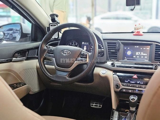 Em bán hyundai elantra 2018 2.0 GLS màu trắng