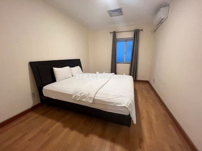 Cho thuê Căn hộ 2n1k 120m2 Phố Nguyễn Du, full đồ, thang máy, giá 15tr