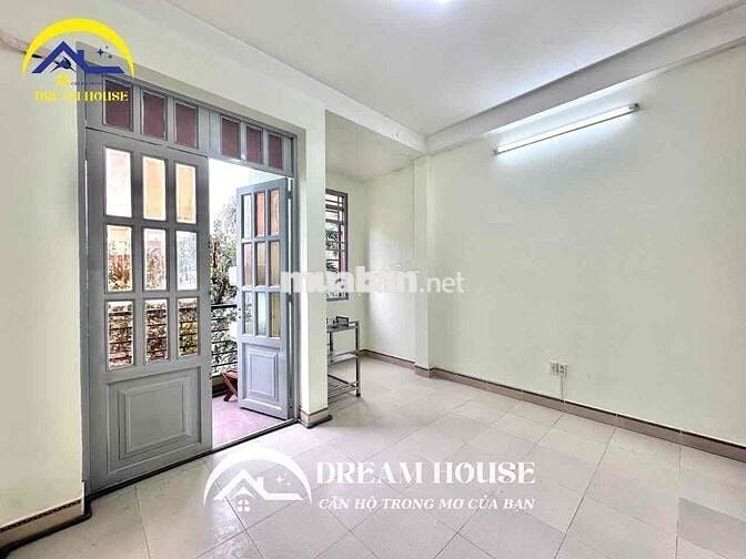 STUDIO BAN CÔNG RIÊNG THOÁNG SẴN MẤY LẠNH NGAY LŨY BÁN BÍCH