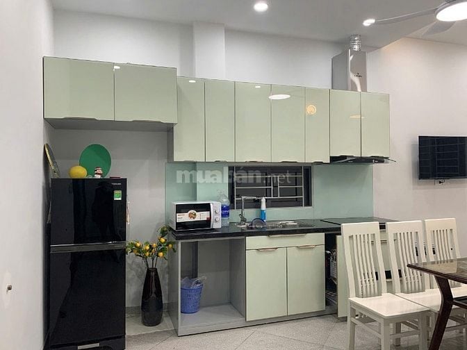 Chính chủ cho thuê căn hộ ngõ 210 Đội Cấn, 100m2, full đồ