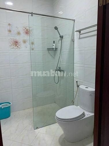 Chính chủ cho thuê căn hộ ngõ 210 Đội Cấn, 100m2, full đồ