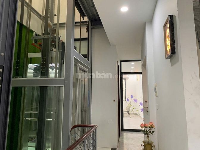 Chính chủ cho thuê căn hộ ngõ 210 Đội Cấn, 100m2, full đồ