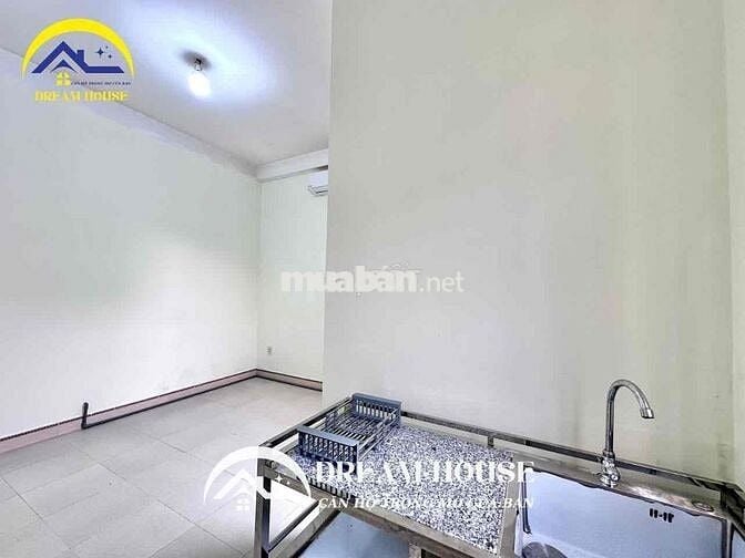 STUDIO BAN CÔNG RIÊNG THOÁNG SẴN MẤY LẠNH NGAY LŨY BÁN BÍCH