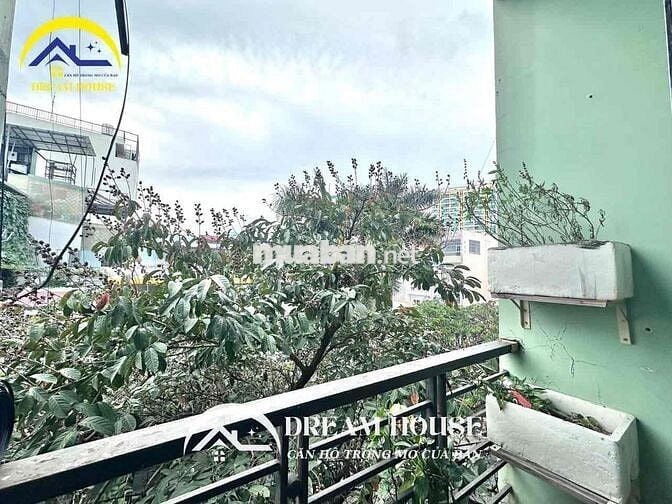 STUDIO BAN CÔNG RIÊNG THOÁNG SẴN MẤY LẠNH NGAY LŨY BÁN BÍCH