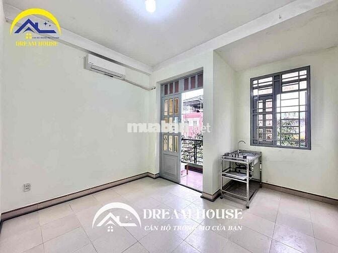 STUDIO BAN CÔNG RIÊNG THOÁNG SẴN MẤY LẠNH NGAY LŨY BÁN BÍCH