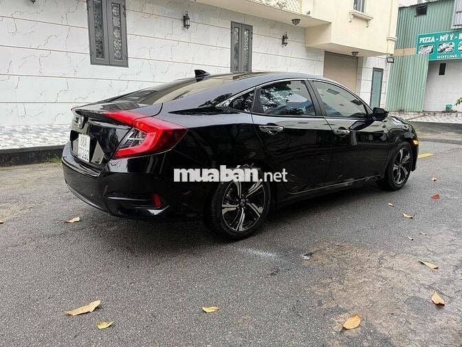 Honda Civic 2017 1.5 L - 32000 km