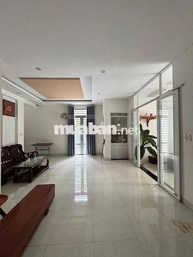 biệt thự y ngông nối dài cho thuê