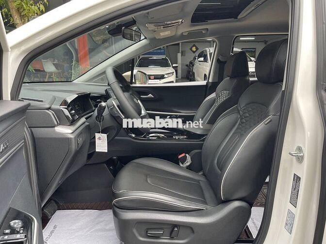 Hyundai Custin Cao Cấp 2.0T 2023 Cực Đẹp Như Mới