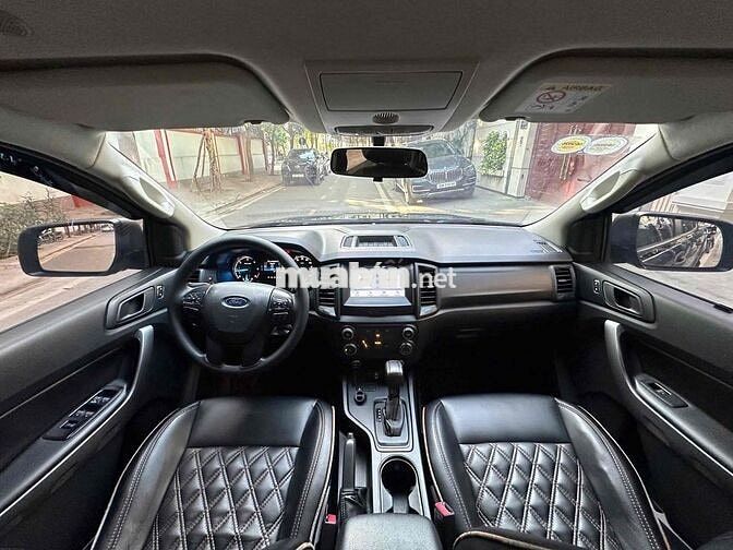 Ford Ranger XLS 2.2AT 4x2 sx 2021 màu đen đẹp