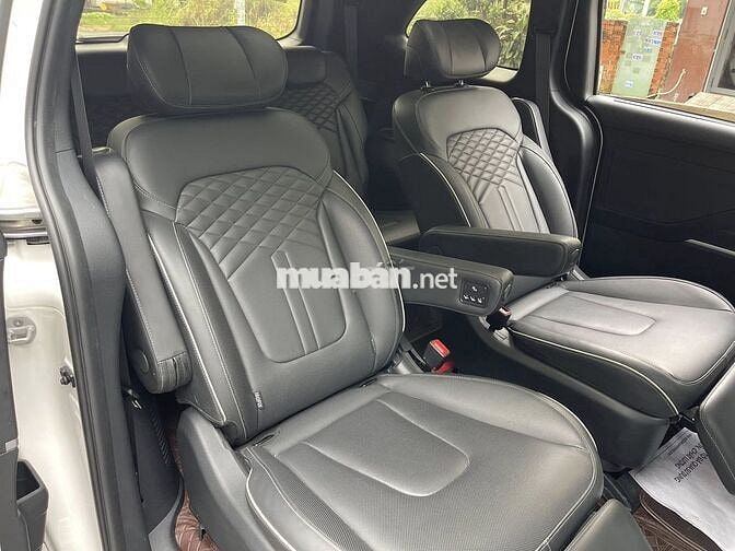 Hyundai Custin Cao Cấp 2.0T 2023 Cực Đẹp Như Mới