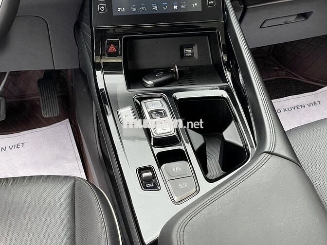 Hyundai Custin Cao Cấp 2.0T 2023 Cực Đẹp Như Mới