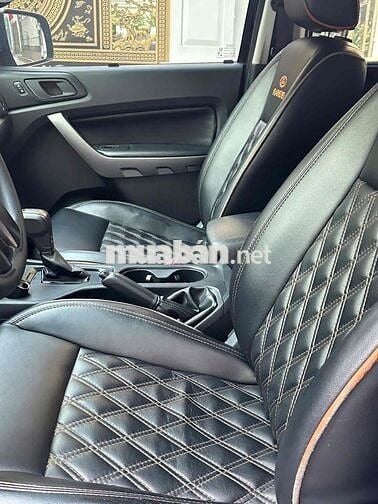 Ford Ranger XLS 2.2AT 4x2 sx 2021 màu đen đẹp