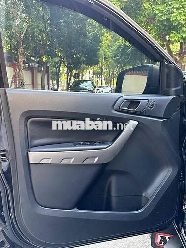 Ford Ranger XLS 2.2AT 4x2 sx 2021 màu đen đẹp