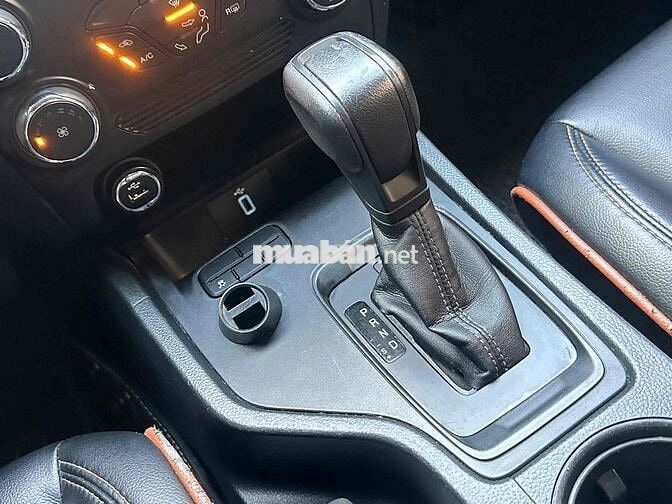 Ford Ranger XLS 2.2AT 4x2 sx 2021 màu đen đẹp