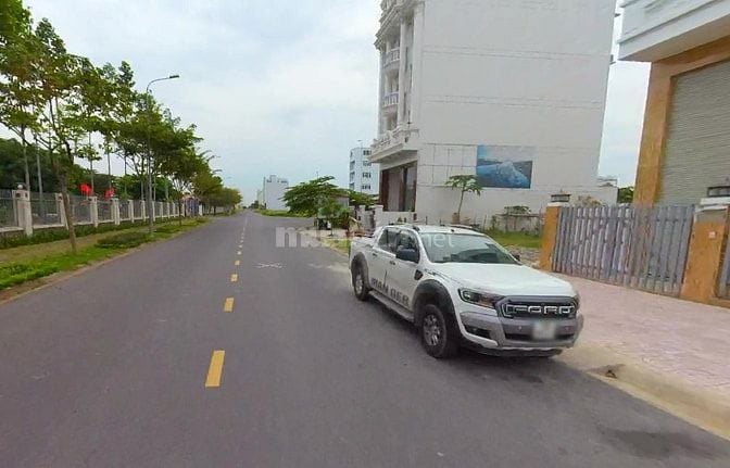 Đất đường Trần Não , Q2. Diện tích 100m2 - Gần VINCOM. GIÁ 2 tỷ 850