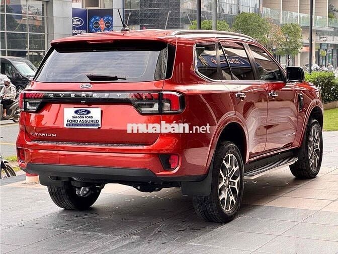 Ford Everest 2023 Titanium 2.0L 4x2 AT - 15000 km