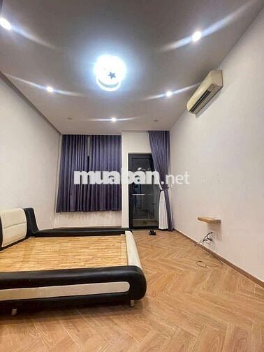 NHÀ ĐẸP MỚI TRỆT LẦU, 2PN, SÂN ĐẬU XE HƠI, NỘI THẤT. GẦN CẦU BẾN PHÂN