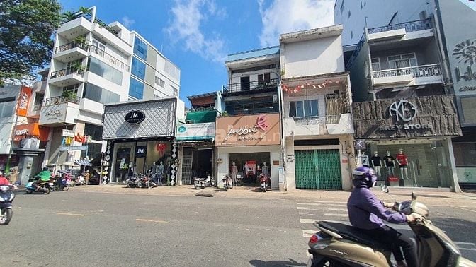 Bán nhà MT Nguyễn Trãi,P.Chợ Quán ,Tp.HCM .DT 3.7 x15 .Giá 23.5 tỷ