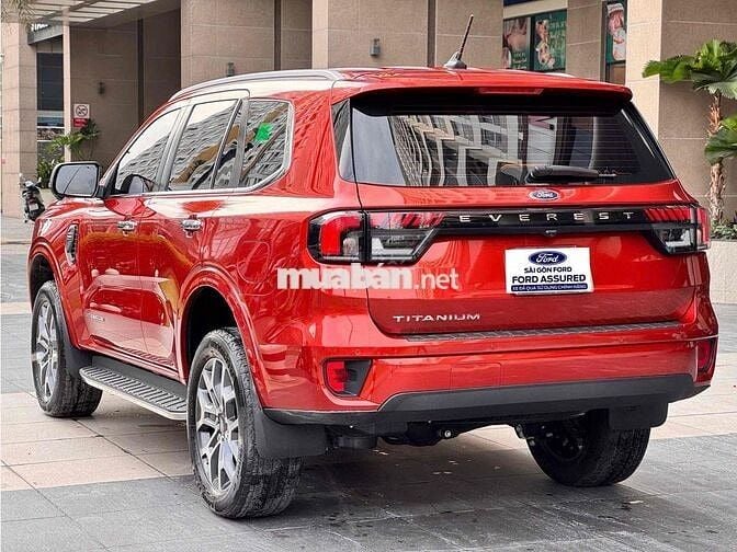 Ford Everest 2023 Titanium 2.0L 4x2 AT - 15000 km