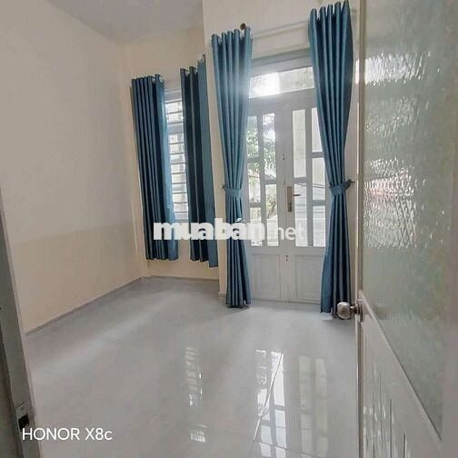 NHÀ ĐẸP 3LẦU -4PHÒNG NGỦ SÁT CHỢ HIỆP THÀNH QUẬN 12