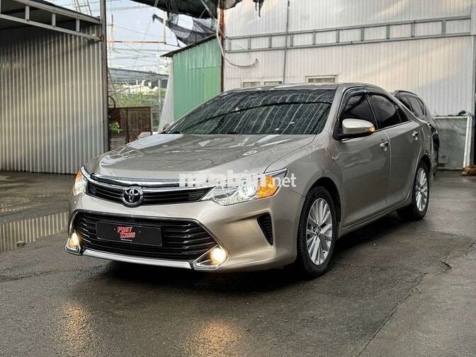 Toyota Camry 2016 2.0E,màu vàng cát