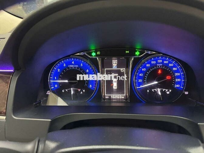 Toyota Camry 2016 2.0E,màu vàng cát