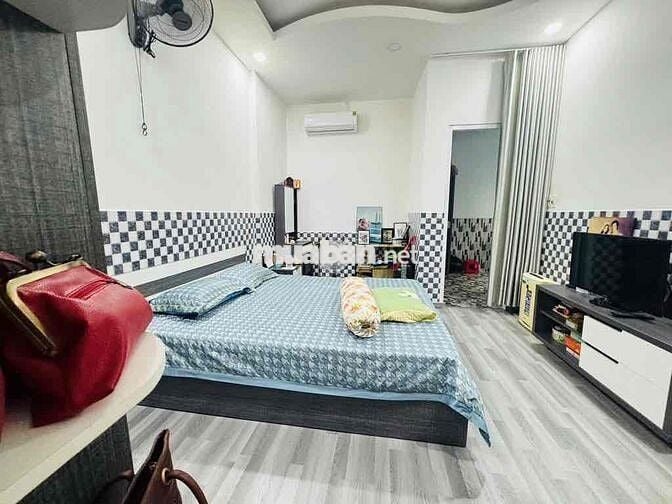 BÁN NHÀ HẺM XE HƠI, 3 TẦNG, 36.4m2, 3 PHÒNG NGỦ, CMT8, TÂN BÌNH