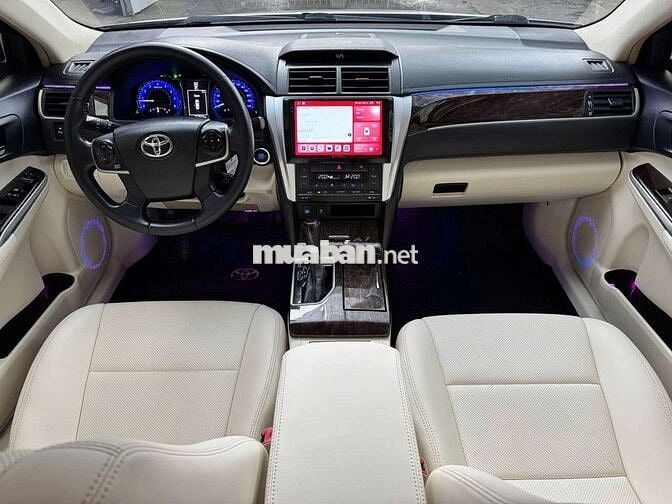 Toyota Camry 2016 2.0E,màu vàng cát