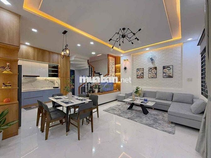 Nhà 3 tầng 3 mê, trên lợp tôn chống nóng, k105/2A Huỳnh Ngọc Huệ