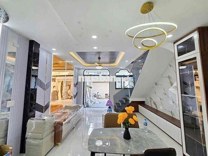 BÁN NHÀ 1 LẦU 1 TRỆT NGAY BỆNH VIỆN THÁNH TÂM