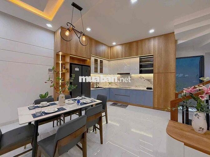 Nhà 3 tầng 3 mê, trên lợp tôn chống nóng, k105/2A Huỳnh Ngọc Huệ