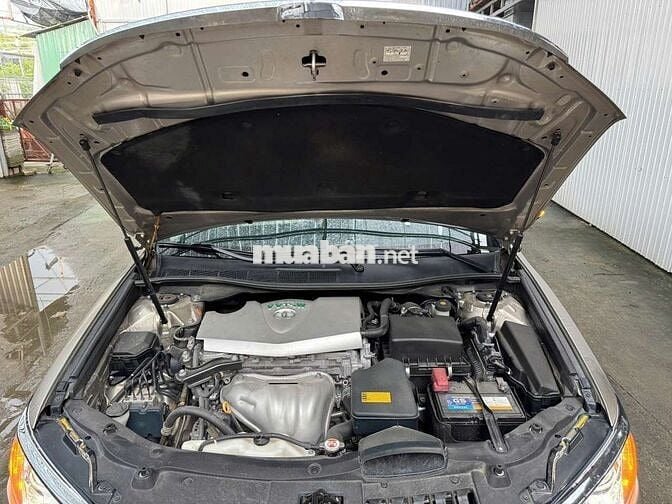 Toyota Camry 2016 2.0E,màu vàng cát