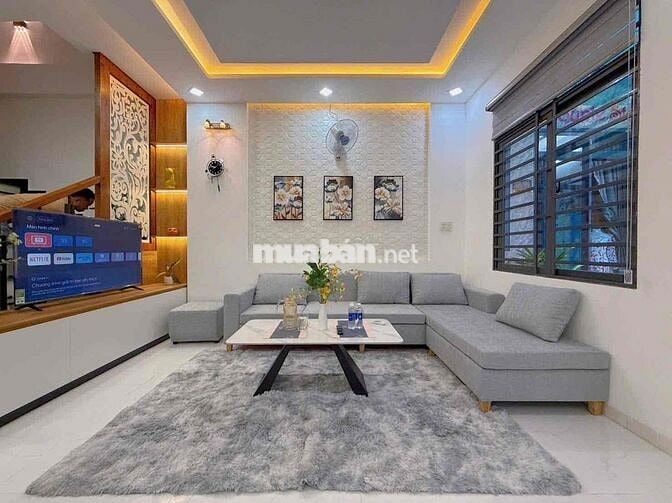 Nhà 3 tầng 3 mê, trên lợp tôn chống nóng, k105/2A Huỳnh Ngọc Huệ