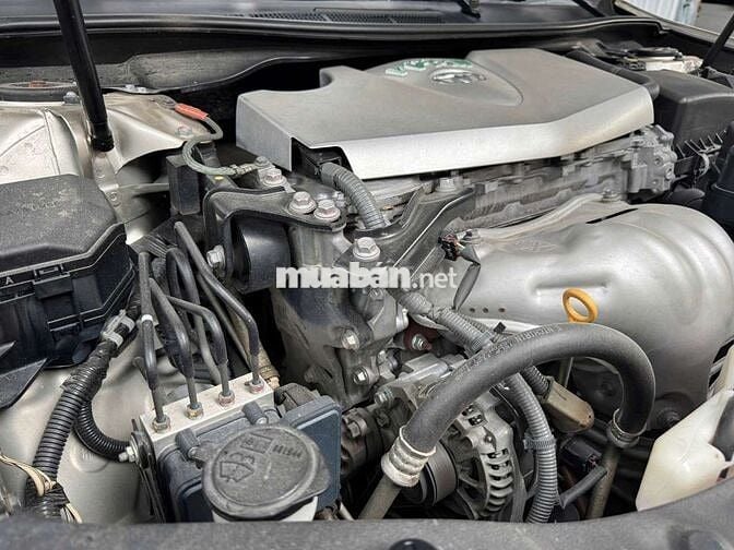 Toyota Camry 2016 2.0E,màu vàng cát