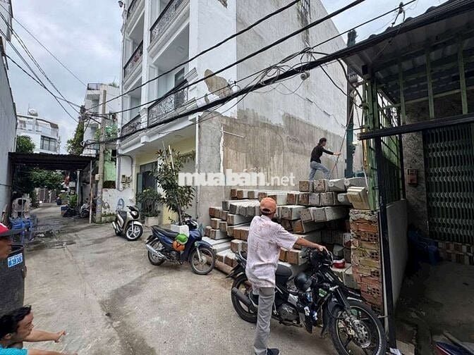 Bán đất mặt tiền hẻm 6m, đường Phú Thuận Quận 7, 80m2, nhỉnh 6 tỷ.