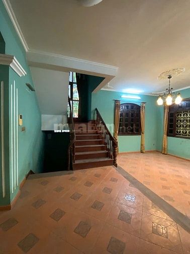 Cho thuê nhà ngõ 46 Phạm Ngọc Thạch 4,5T, MT10m, ô tô đỗ cửa,16tr/th