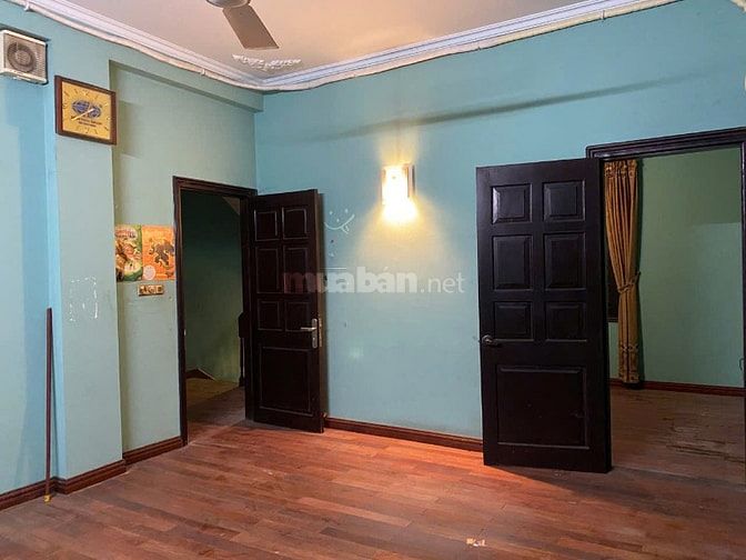 Cho thuê nhà ngõ 46 Phạm Ngọc Thạch 4,5T, MT10m, ô tô đỗ cửa,16tr/th