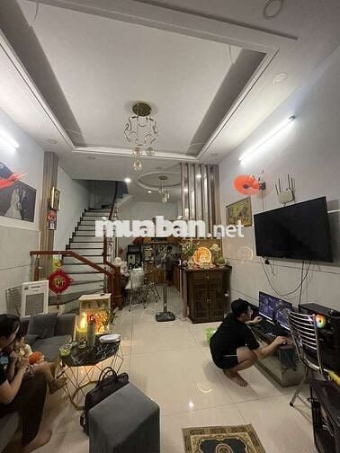 Bình Tân - bán nhà 4 tầng 3PN, 3Wc ,36m2 đường chiến lược- 4 tỷ 8