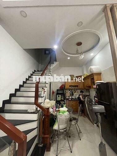 Bình Tân - bán nhà 4 tầng 3PN, 3Wc ,36m2 đường chiến lược- 4 tỷ 8