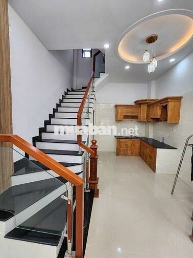 Bình Tân - bán nhà 4 tầng 3PN, 3Wc ,36m2 đường chiến lược- 4 tỷ 8