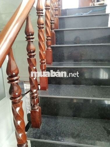 Nhà 37,4  xây 1 trệt, 1 lửng ,1 lầu đã có sổ hoàn công hẻm xe tải lớn