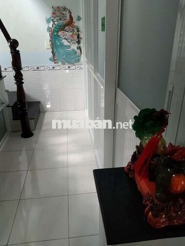 Nhà 37,4  xây 1 trệt, 1 lửng ,1 lầu đã có sổ hoàn công hẻm xe tải lớn